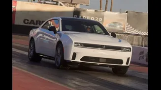 Dodge volta à Europa após 14 anos e leva o Charger elétrico e a combustão