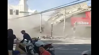 At Least 4 Dead, Over 200 Injured After 7.8 Magnitude Earthquake Hits Philippines
