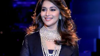 Madhuri Dixit: Master Saree Styling