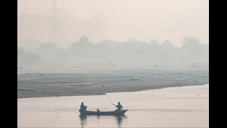 Delhi Continues To Choke Under Toxic Smog, AQI 'Severe' At 408 Near India Gate