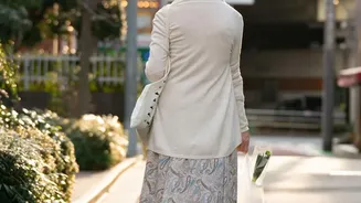 Taking 15-Minute Post-Meal Walks Helps Lower Blood Sugar And Relieve Muscle Soreness
