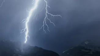 IMD Weather Warnings: What They Can Tell Indian Commuters About Rain Risk