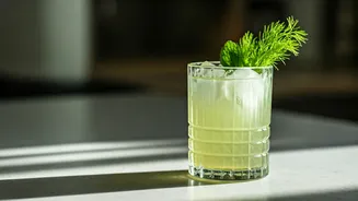 This Fennel Crushed Mint Cooler Will Completely Reset Your Stomach
