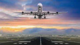Why Pilots Sometimes Delay Landing While Staying Near The Airport