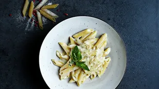 Why Squeezing Fresh Lemon Over Creamy Garlic Pasta Creates Instant Taste Upgrade