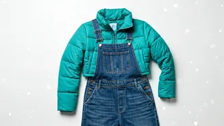 Chic Winter Vibes: 5 Ways to Rock Cropped Puffers with Dungarees