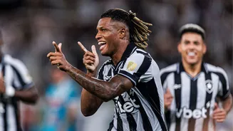 Danilo toma decisão polêmica no Botafogo e vira alvo do Palmeiras
