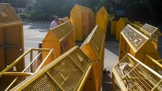 Supreme Court tells Delhi not to completely suspend metro services