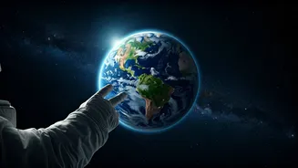 Artemis II Astronauts Snap Stunning Earth Selfies with Pro-Grade Smartphone