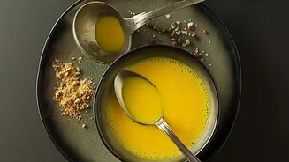 Turmeric And Ginger: Work Easily In Curries, soups And warm drinks For For Readers Who Want Practical Ways To Use Both Spices
