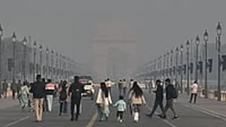 Delhi Air Slips Back Into 'Very Poor' Category As Smog Engulfs City; AQI Breaches 400 In Several Areas