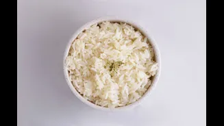 Chef revela segredos para preparar um arroz soltinho e cheio de sabor