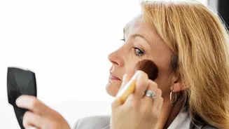 Blush na pele madura: onde aplicar para valorizar os traços do rosto?