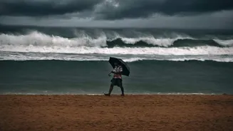IMD warns of heavy rainfall in Kerala, Tamil Nadu