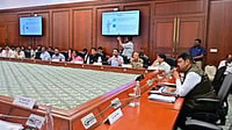 Maharashtra CM Devendra Fadnavis Directs Affordable Rental Housing System With Online Portal, 100 Special Courts For Migrants In Mumbai