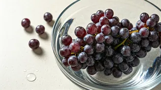 Beyond the Rinse: 5 Essential Ways to Thoroughly Clean Your Grapes
