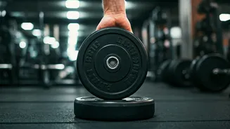 Jacqueline Fernandez: Lifting Weights and Curves!