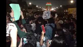 As AQI Nears 400 Mark, Delhi Residents Hit Streets, Demand Govt Action; Detained