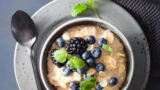 Cardamom Pear Oatmeal Adds Natural Pear Sweetness To Porridge