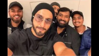 Ranveer Singh Poses With Fans On The Sets Of Shah Rukh Khan, Deepika Padukone's King; See Viral Pics