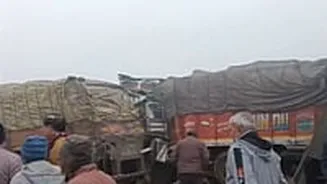 Uttar Pradesh Road Accident: 2 Killed, 16 Injured In 6-Vehicle Collision Due To Fog In Amethi; Video Surfaces
