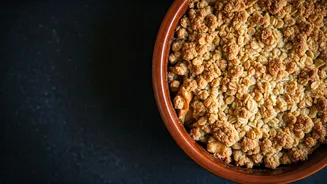 Satisfy Sweet Tooth Cravings With Baked Apple Oats Crumble Delight