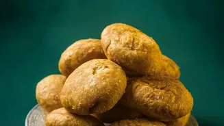 Indian Cities Give the Humble Vada Distinct Breakfast Identities across Mumbai, Pune, Bengaluru and Chennai