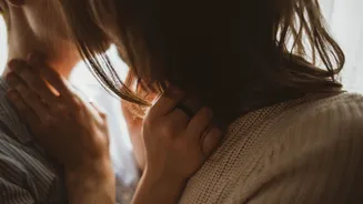 Por que algumas pessoas preferem beijar de olhos abertos? Pesquisa responde!