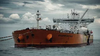 Oil climbs after delays reopening Strait of Hormuz route