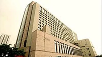 Mumbai Medical Milestone: Doctors Remove World’s Largest 550-Gram Prostate Using Robotic Surgery On 70-Year-Old Patient At Kokilaben Ambani Hospita...