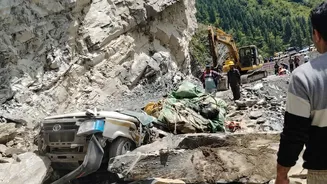 Himachal Pradesh Tragedy: 13 Dead After Taxi Buried Under Landslide Debris in Lahual-Spiti - VIDEO