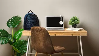 How to Set Up Your Desk for a More Comfortable Day of Work
