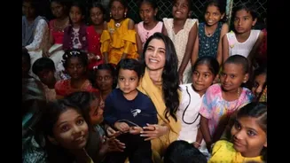 Samantha Celebrates Diwali With NGO Kids