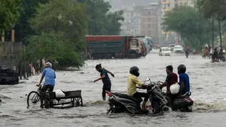 IMD says heavy rain in Mumbai, light rain in Delhi