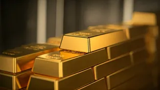 Gold Rises on Rate Cut Hopes, Safe Haven Demand
