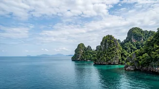 Exploring Malaysia Visa-Free: Budget Dining And Commute Hacks For Langkawi Visitors