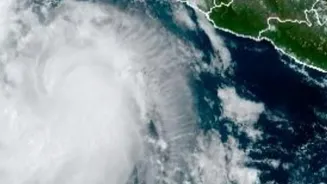 Record Warmth In Central Pacific May Affect Global Rainfall Patterns