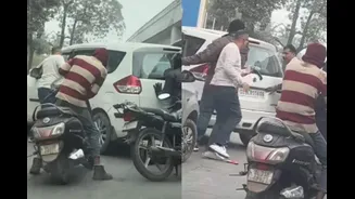 Delhi Mercedes Owner Steps Out To Push Broken Ertiga & Help Clear Traffic: ‘Aur Alto Wale Video Banate Reh Gaye’