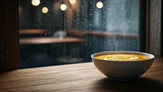 Warm Cafe Food Has Entered Rainy Season