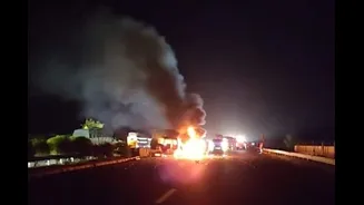 2 Dead, 20 Injured In Bus-Truck Collision On Agra-Lucknow Expressway