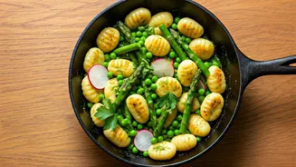 Vibrant Spring Vegetable Gnocchi Skillet: A Quick & Easy One-Pan Delight