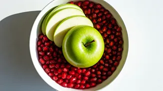 This Crunchy Pomegranate Green Apple Bowl Is Genius