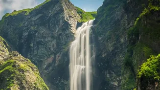 Nature Seekers Explore Maharashtra’s Rain-Fed Waterfalls After Heavy Showers