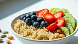 Quinoa Breakfast Bowls: A 5-Minute Delight Packed with Fruits & Nutrients