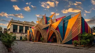 Crowds require realistic travel time As Kolkata's major Puja pandals can be planned as neighbourhood walking clusters