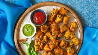 How Home Cooks Make Crunchy Air-Fried Pakoras And Banana Chips Healthy Way