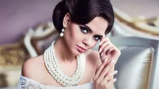 Occasion Dressing With Romantic Updos: Keeping the Hairstyle Comfortable Throughout an Occasion