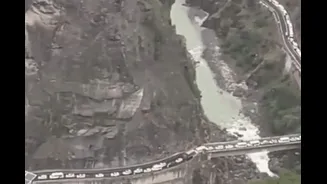 Massive Traffic Jam Near Joshimath Leaves Badrinath Pilgrims Stranded Amid Heavy Rush | Video