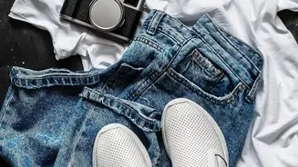 A Written List Helps Compare a Trend with Existing Outfit Gaps