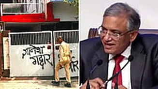 ‘Gyanesh Gaddar, Vote Chor’ Written Outside CEC Gyanesh Kumar’s Agra Home Amid SIR Row - VIDEO